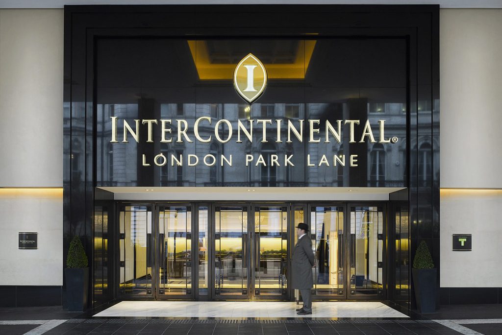 伦敦公园巷洲际酒店。洲际酒店使用经典的色彩作为其豪华品牌。